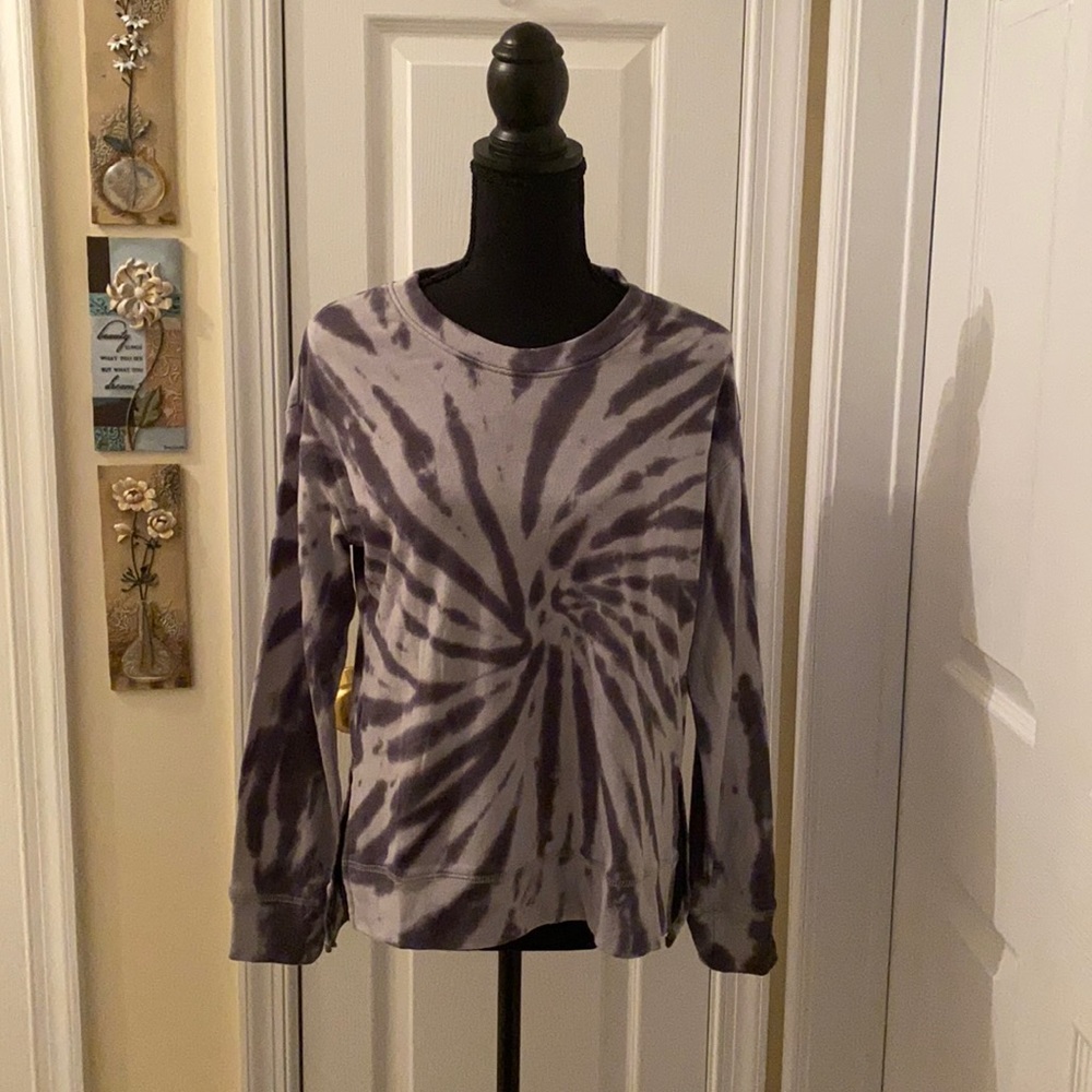 🪻2/$8 Tie-dye sweat shirt